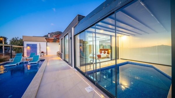 Villa Spring 1
