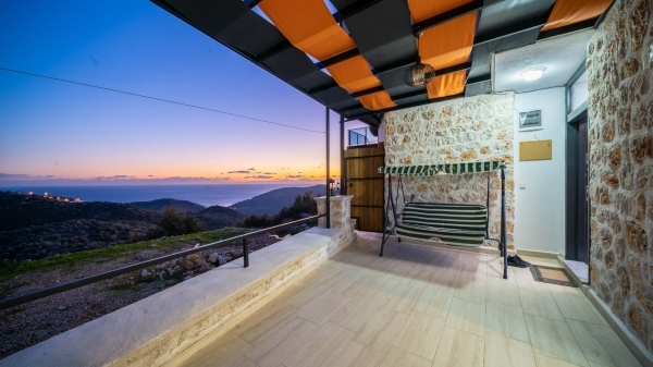 Villa Spring 2